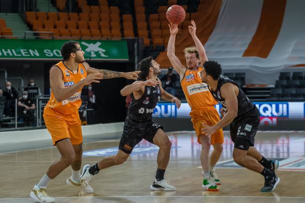 收入高达 收入高达